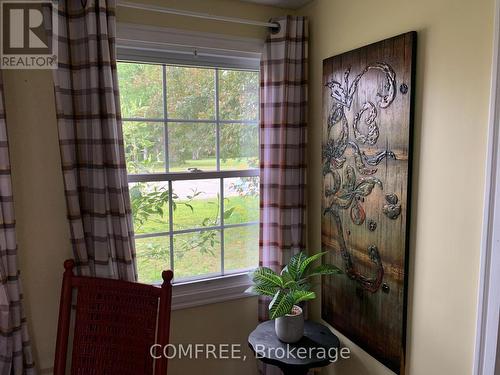 39 Lake Street, South Algonquin, ON - Indoor Photo Showing Other Room