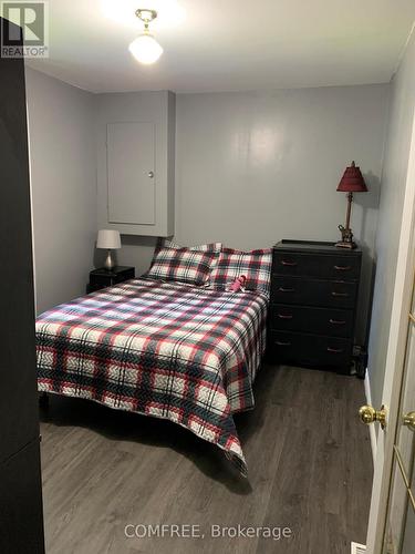 39 Lake Street, South Algonquin, ON - Indoor Photo Showing Bedroom