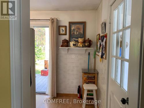 39 Lake Street, South Algonquin, ON - Indoor Photo Showing Other Room