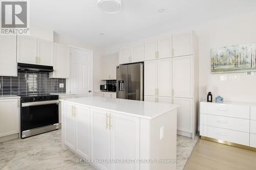 258 Sapling Grove, Ottawa, ON - Indoor Photo Showing Kitchen With Upgraded Kitchen