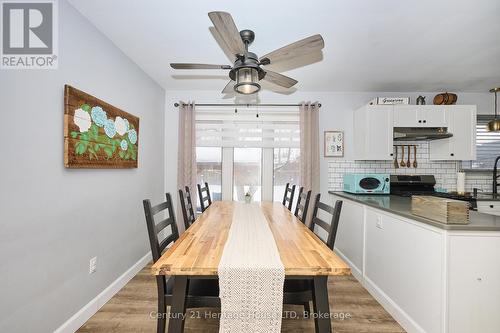 dining area in the eat in kitchen - 8845 Banting Avenue, Niagara Falls (Chippawa), ON - Indoor Photo Showing Dining Room