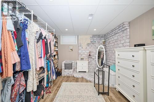 could be 5th dressing room - 8845 Banting Avenue, Niagara Falls (Chippawa), ON - Indoor With Storage