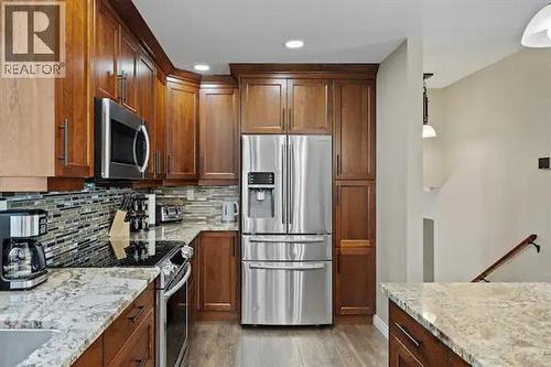 759 Mcclure Road, Kelowna, BC - Indoor Photo Showing Kitchen With Upgraded Kitchen