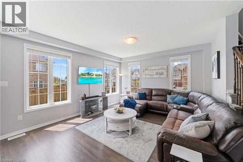 4 Tinlin Drive, Binbrook, ON - Indoor Photo Showing Living Room