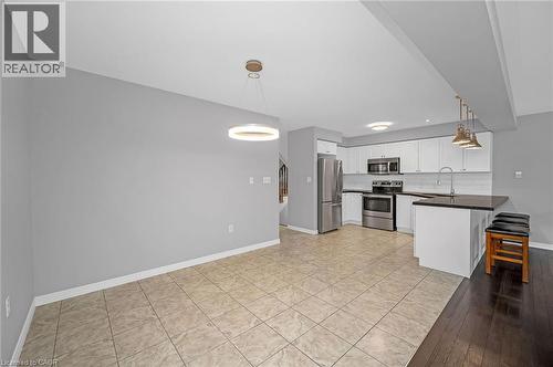 23 Bellflower Boulevard, Hamilton, ON - Indoor Photo Showing Kitchen
