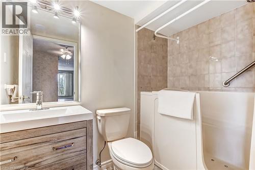 4-piece main bath. - 88 Tollgate Road Unit# 402, Brantford, ON - Indoor Photo Showing Bathroom