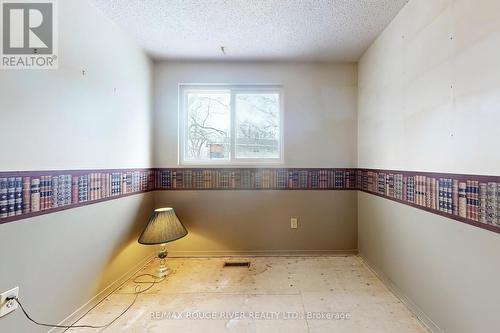 313 Rondeau Court, Oshawa, ON - Indoor Photo Showing Other Room
