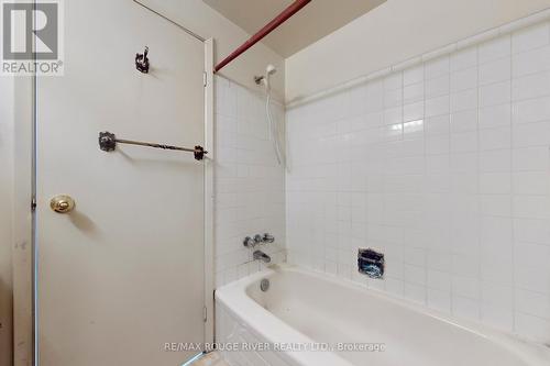 313 Rondeau Court, Oshawa, ON - Indoor Photo Showing Bathroom