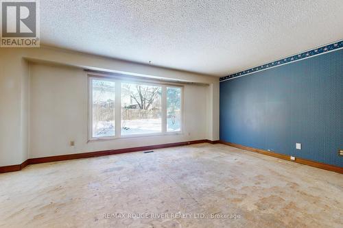 313 Rondeau Court, Oshawa, ON - Indoor Photo Showing Other Room