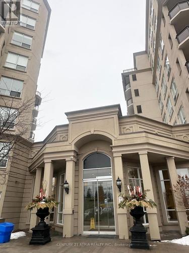 118 - 8 Maison Parc Court, Vaughan, ON - Outdoor