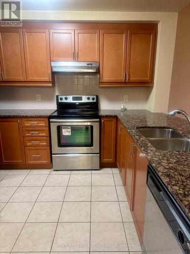 118 - 8 Maison Parc Court, Vaughan, ON - Indoor Photo Showing Kitchen With Double Sink
