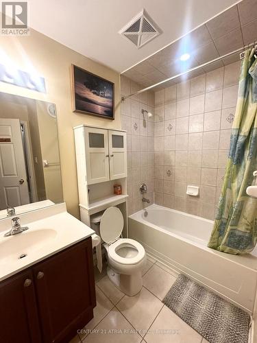 118 - 8 Maison Parc Court, Vaughan, ON - Indoor Photo Showing Bathroom