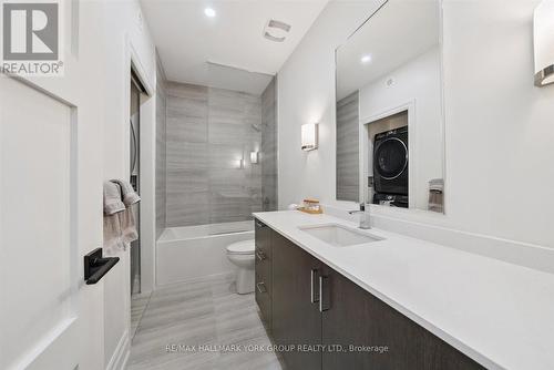 3753 Riva Avenue, Innisfil, ON - Indoor Photo Showing Bathroom