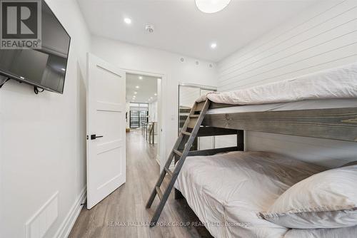 3753 Riva Avenue, Innisfil, ON - Indoor Photo Showing Bedroom