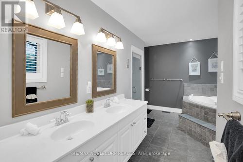 17088 Horseshoe Hill Road, Caledon, ON - Indoor Photo Showing Bathroom
