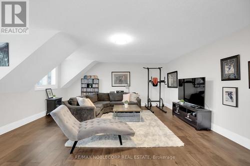 17088 Horseshoe Hill Road, Caledon, ON - Indoor Photo Showing Living Room