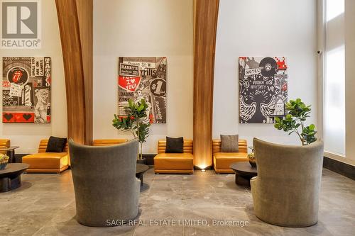 327 - 270 Dufferin Street, Toronto, ON - Indoor Photo Showing Other Room