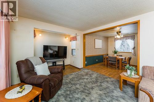 3670 Taft Place, Prince George, BC - Indoor Photo Showing Living Room