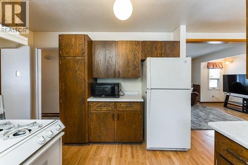3670 Taft Place, Prince George, BC - Indoor Photo Showing Kitchen