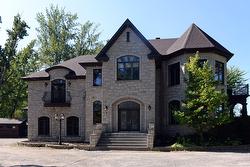 7Z 11e Avenue  Laval (Auteuil), QC H7H 2K5