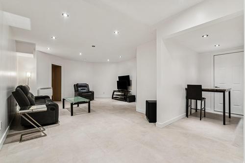 Salle familiale - 7Z 11E Avenue, Laval (Auteuil), QC - Indoor