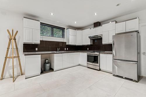 Logement - 7Z 11E Avenue, Laval (Auteuil), QC - Indoor Photo Showing Kitchen