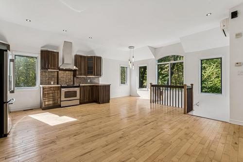 Garçonnière - 7Z 11E Avenue, Laval (Auteuil), QC - Indoor Photo Showing Kitchen