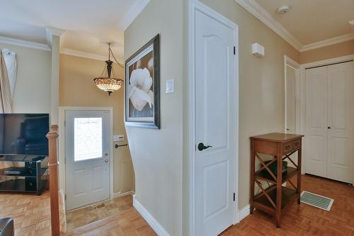 Hall d'entrée/Vestibule - 76 4E Avenue, L'Épiphanie, QC - Indoor Photo Showing Other Room