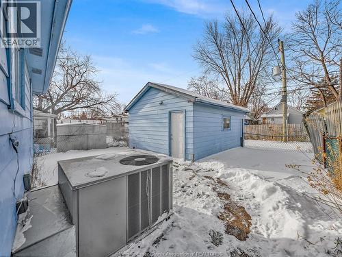 979 Mckay Avenue, Windsor, ON - Outdoor