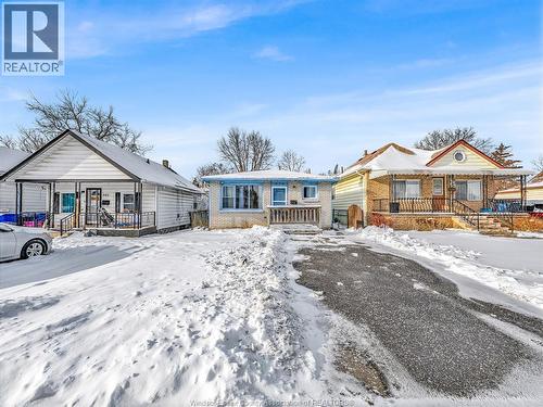 979 Mckay Avenue, Windsor, ON - Outdoor