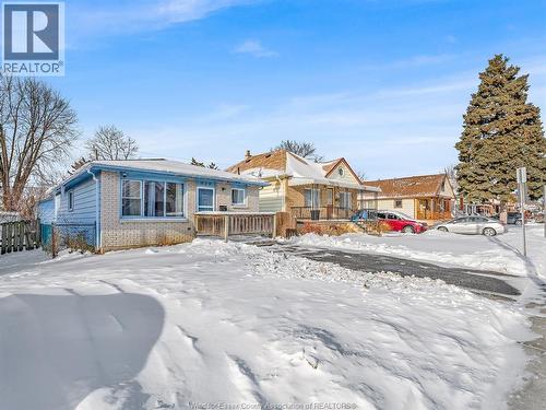 979 Mckay Avenue, Windsor, ON - Outdoor With Facade