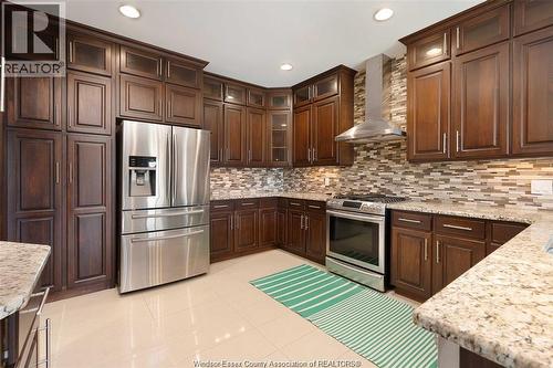 1078 Charlotte Crescent, Lakeshore, ON - Indoor Photo Showing Kitchen With Upgraded Kitchen