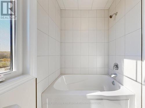 2968 Monarch Drive, Orillia, ON - Indoor Photo Showing Bathroom