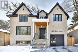 1438 GARNET AVENUE  Mississauga, ON L5G 4C6