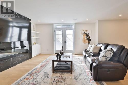 1438 Garnet Avenue, Mississauga, ON - Indoor Photo Showing Other Room