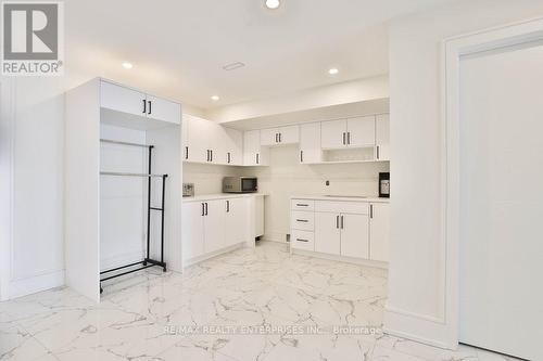 1438 Garnet Avenue, Mississauga, ON - Indoor Photo Showing Kitchen