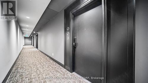 004 - 95 Dundas Street W, Oakville, ON - Indoor Photo Showing Other Room