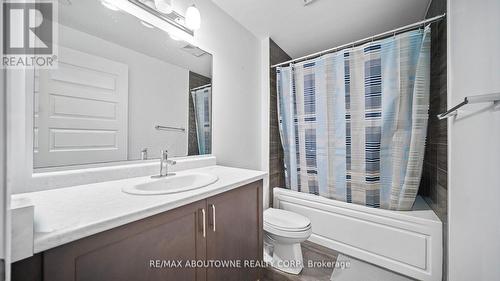 004 - 95 Dundas Street W, Oakville, ON - Indoor Photo Showing Bathroom