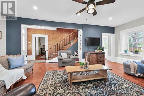 463 Concession 14 Road, Haldimand, ON - Indoor Photo Showing Living Room