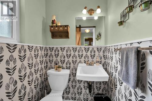 463 Concession 14 Road, Haldimand, ON - Indoor Photo Showing Bathroom