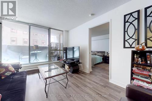 703 - 736 Bay Street, Toronto, ON - Indoor Photo Showing Living Room