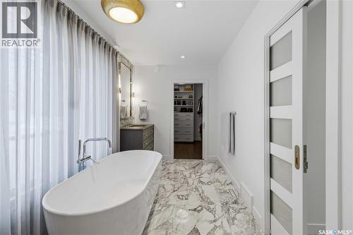 1134 Spadina Crescent E, Saskatoon, SK - Indoor Photo Showing Bathroom