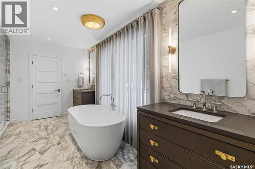 1134 Spadina Crescent E, Saskatoon, SK - Indoor Photo Showing Bathroom