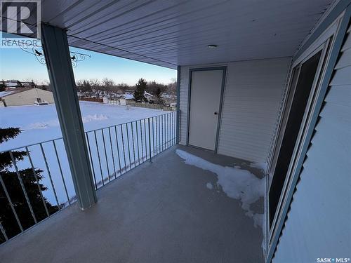304 800 Hartney Avenue, Weyburn, SK - Outdoor With Balcony With Exterior