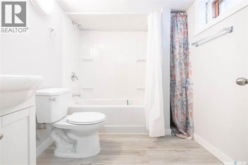 712 Empress Street, Regina, SK - Indoor Photo Showing Bathroom