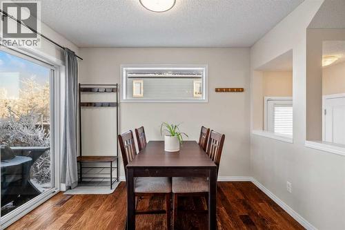 32 Auburn Bay Boulevard Se, Calgary, AB - Indoor Photo Showing Dining Room