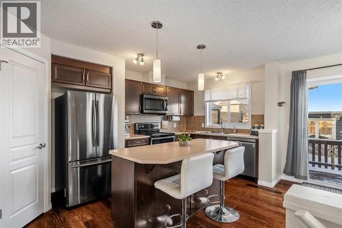 32 Auburn Bay Boulevard Se, Calgary, AB - Indoor Photo Showing Kitchen With Upgraded Kitchen