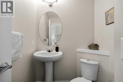 32 Auburn Bay Boulevard Se, Calgary, AB - Indoor Photo Showing Bathroom