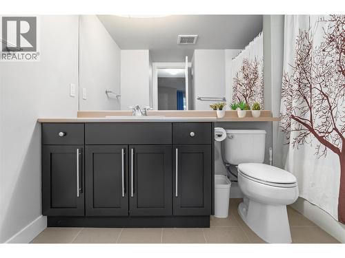 1099 Sunset Drive Unit# 341, Kelowna, BC - Indoor Photo Showing Bathroom