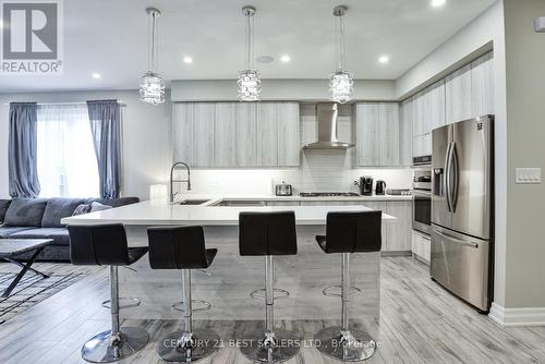 181 Anglo Street, Bracebridge, ON - Indoor Photo Showing Kitchen With Upgraded Kitchen